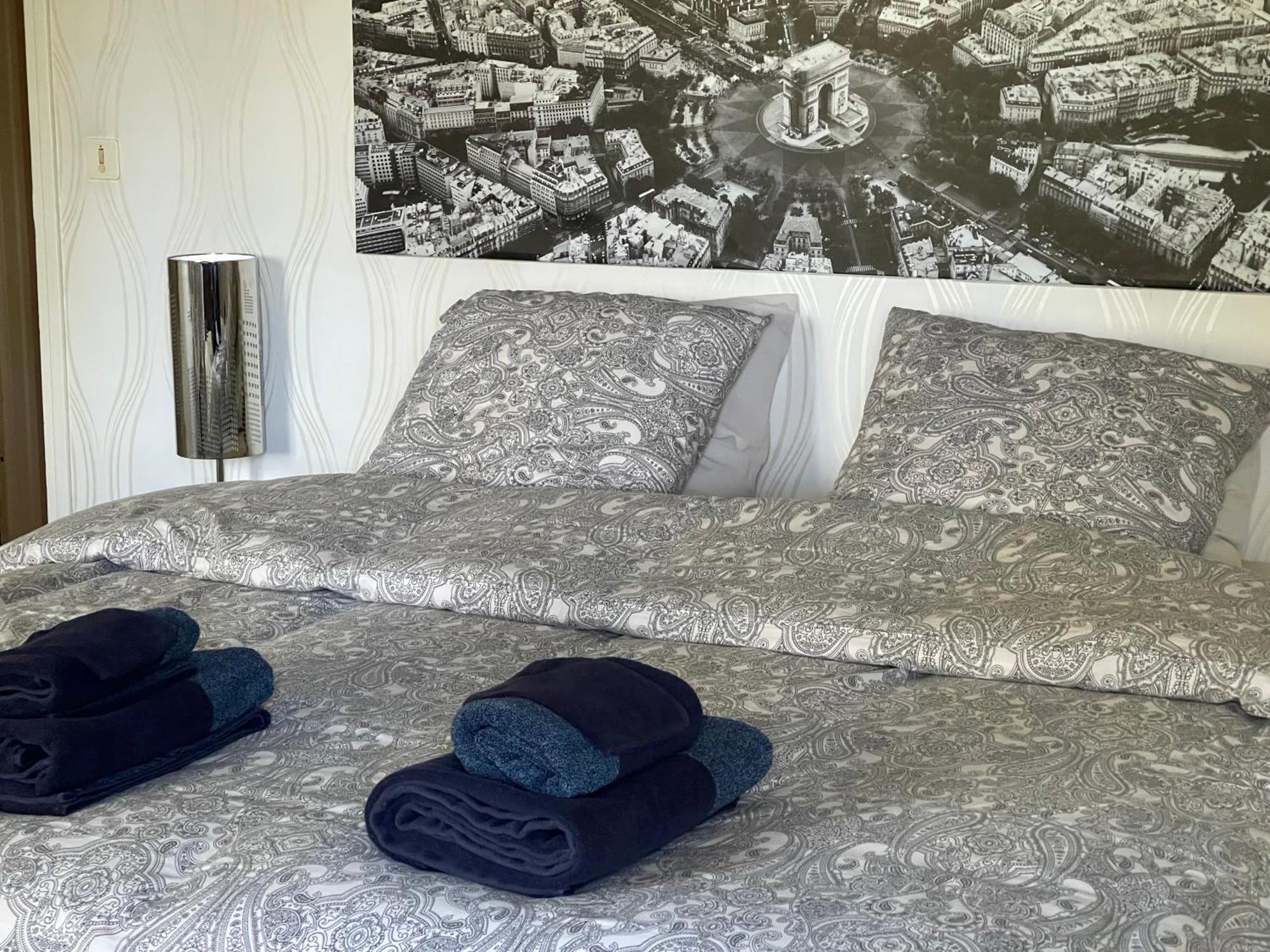 Bretagne-de-Marsan La Belle Chaumiere B&B 외부 사진